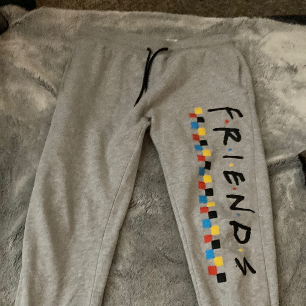 cute F•R•I•E•N•D•S pants just not my style.